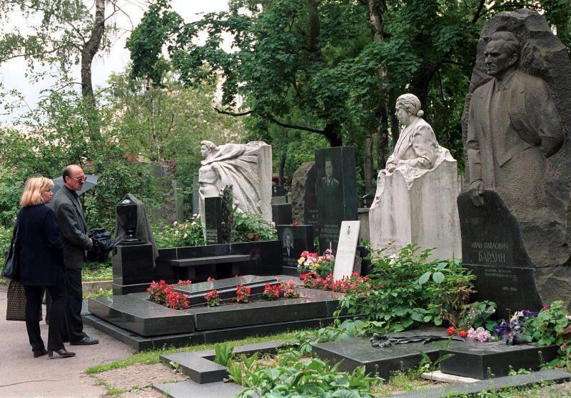 Новодевичье кладбище могилы знаменитостей фото